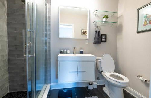 Stylish 3BR w Pool Table & Garage - Foto 37