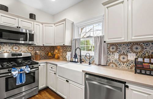 3BD plus 1BD Tiny Home - Outdoor Movie & Yard Fun - Foto 25