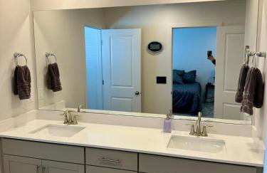 Great Location Sleeps 8 with 5 Beds and 3 Baths - Foto 15