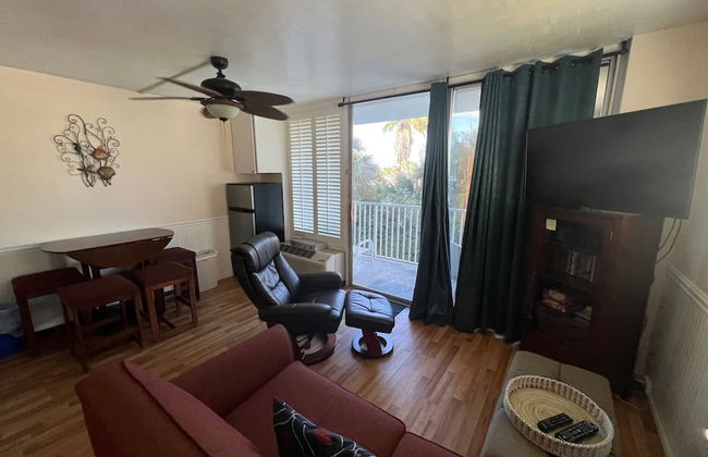 2 Bedroom Waterfront Pool Side - Photo 24