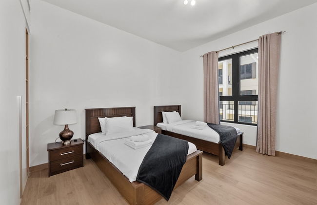 La Mer La Cote Bldg 2bdrms and Pool - Photo 8