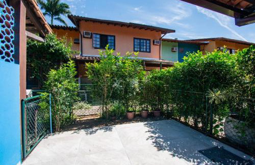 Casa em condomínio com piscina - Foto 8