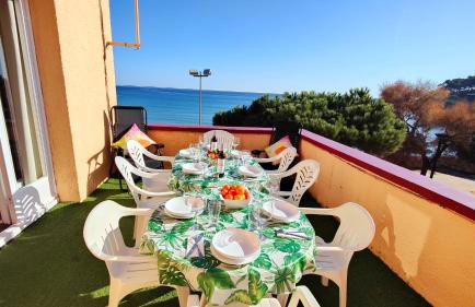 Apartamento con jardín a 11 metros de la playa. CG. - Foto 7