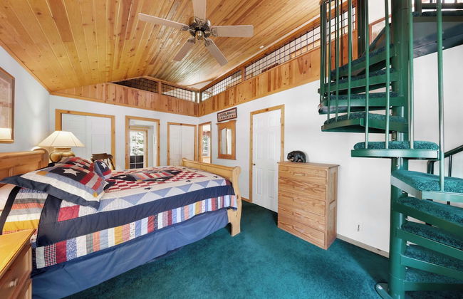 Paradise Pines 3BR Secluded Cabin Minutes in Tahoe Donner! - Foto 4