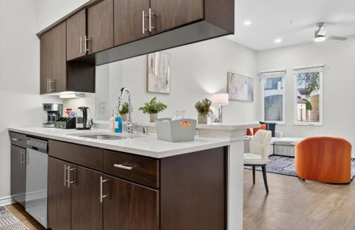 Worldcup Ready Beautifully Furnished One Bedroom Apartment in the Heart of West Village Dallas with Pool and Free Parking - Foto 15