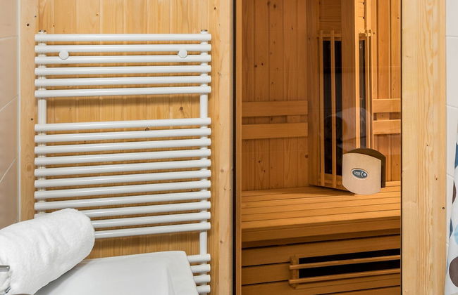 Detached Villa With Four Bathrooms Near the Sea - Photo 8