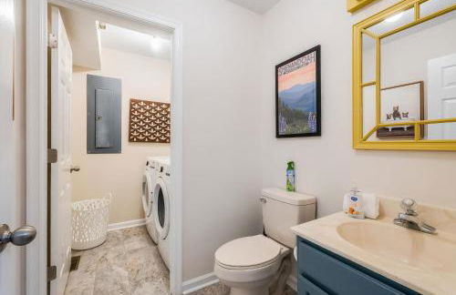 Adventure Hub Hot Tub, Near Waterpark Ski & Golf - Foto 16