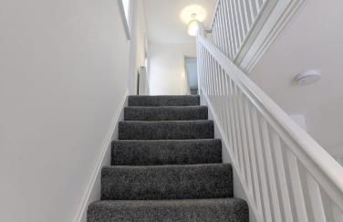 Spacious 4 Bedroom Home - Foto 16