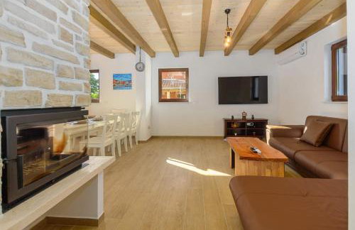 Villa David - luxurious secluded villa with a heated pool - Foto 11