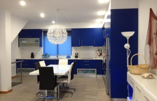 Blue House - Photo 25