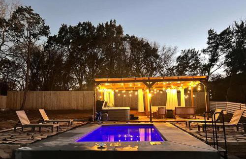 Manchaca Meadows Mini Villa Pool & Spa 20 min DT - Photo 21