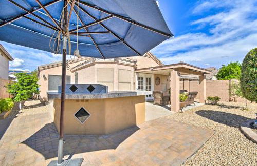 Patio and Grilling Station Family Home in Glendale - Foto 36
