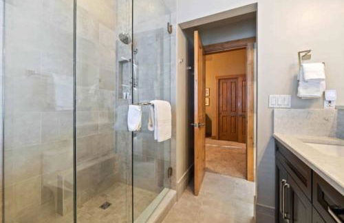 Villa Montane 225 by East West Hospitality - Foto 34