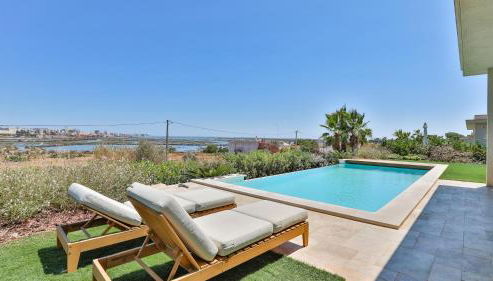 Brand New Waterfront Villa with pool - Foto 2