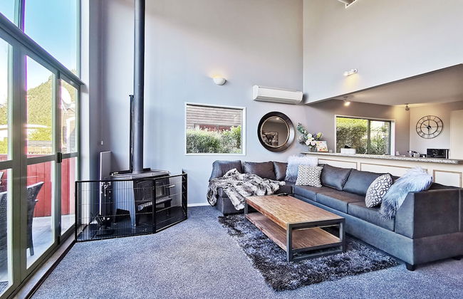 Mountain, lake, sun and this sensational home - Foto 1