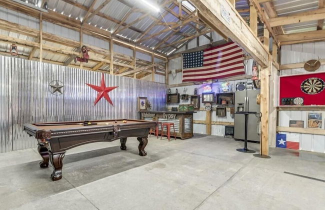 The Log Palace Private Guest Suite 2 Bedroom Cabin by RedAwning - Foto 8