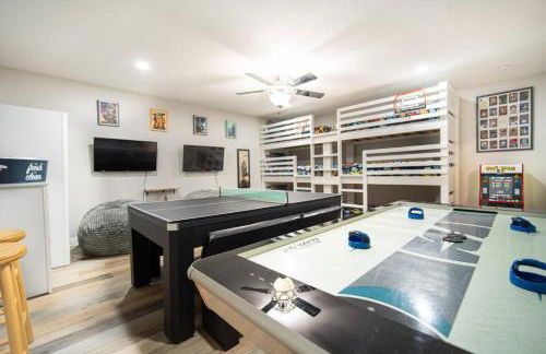 Family Home with Pool, Game Room, and Grill Near Disney - Foto 20
