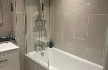 1 Bed Apt - Balcony - City View - Great Location - Foto 9