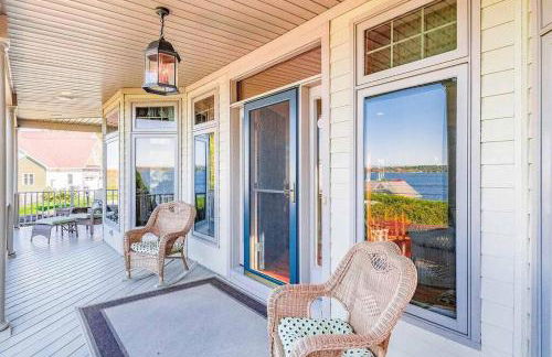 Artemis Lakehouse - Hot Tub, Lakefront & Racetrack - Photo 11