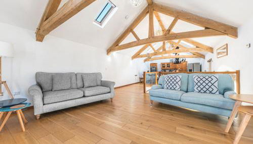 Swallow Barn - Photo 3