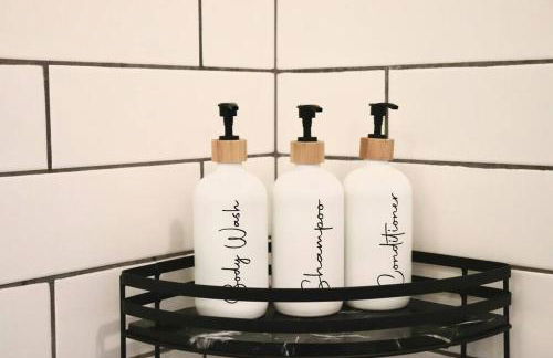 Entire Stunning Townhouse 3br/2.5ba w Parking - Foto 12