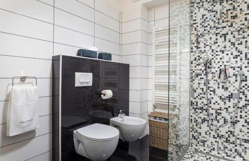 Villa with Swimming Pool, Outdoor Kitchen, Sauna, Hot Tub, Play Area, Sea View - Foto 123