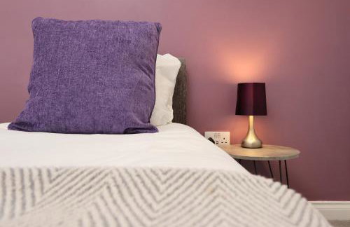 large 2 bed central apartment with balcony and private parking - Foto 39