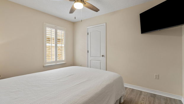 Here Comes Sunshine by Southern Vacation Rentals - Photo 3, Room
