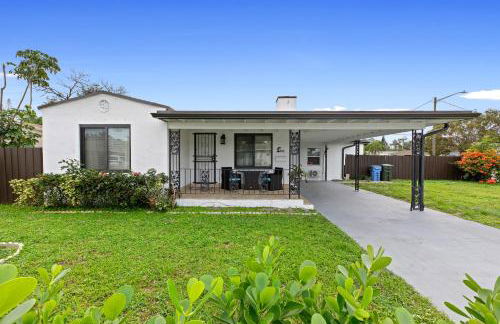 Summer Retreat House - Photo 1