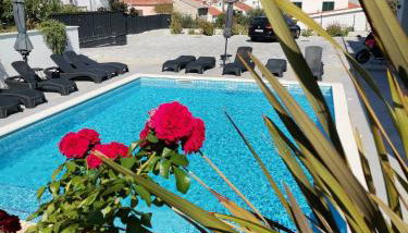 Villa Barbara & Zoran with heated swimming pool - Foto 1