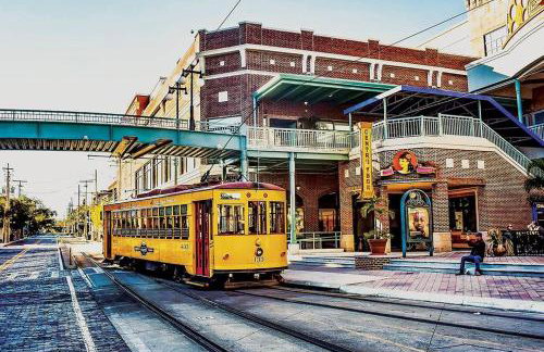 Charming Bungalow in Tampa - Foto 22