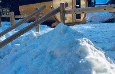 Chatka z sauną nad rzeką - Foto 16