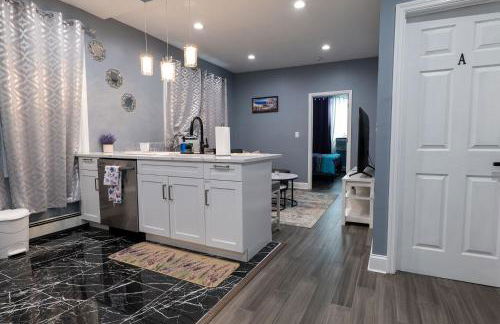 New Apartment Liberty State Park Jersey City NJ Airport Train Manhattan NYC - Foto 26