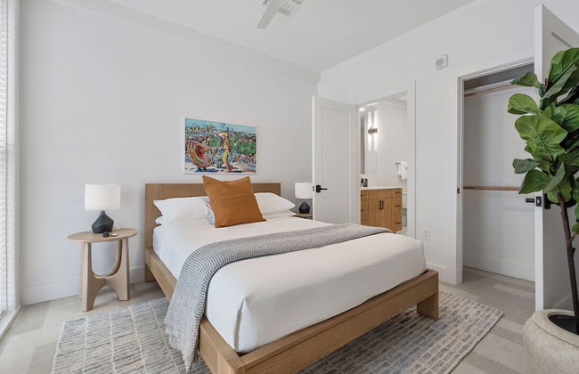 The Continental, powered by Placemakr - Downtown - Market Square - Photo 17