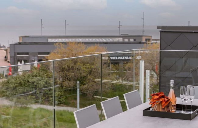 Luxurious Penthouse With Beautiful Seaview - Photo 30