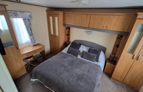 Seaside Caravan Goldensands Kinmel Bay-Sleep 6 - Photo 20
