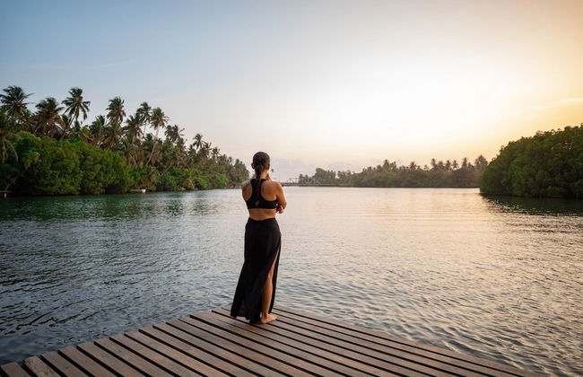 Lovely Lakeside Villa With Large Pool Poolside Dining - Foto 20