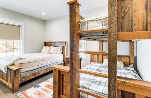 Family Retreat with Fire Pit and Yard in Mineral City - Foto 18