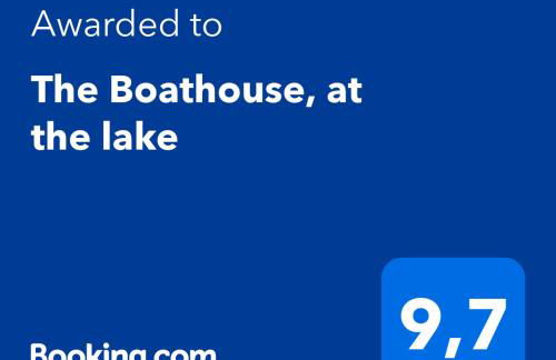 The Boathouse, at the lake - Photo 40