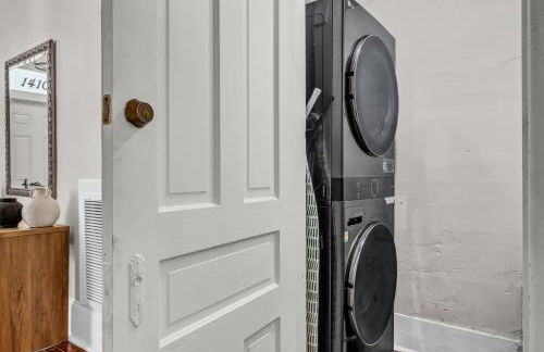 A Timeless Victorian Home with Period Charm! - Foto 44