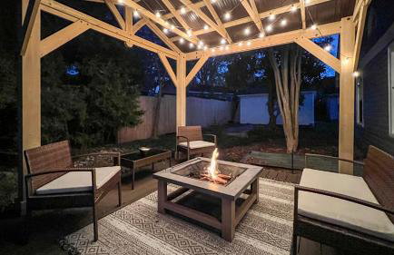 Homey Lodge - Cozy home / Walk to Revolution Mill / Near Downtown / Perfect for groups and family / Free parking - Foto 46