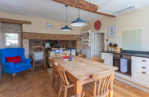 Beautiful Cotswold Farmhouse with Hot tub - Foto 19