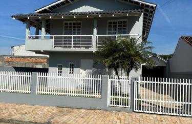 Ampla casa com 5 quartos e vista para o mar - Photo 2