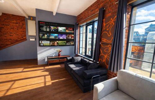 Central Apt - Sleeps 6- Steps to Bars & Restaurant - Foto 49