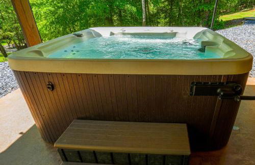 New Listing! Wine Country Retreat - 2 Bed, Hot Tub - Foto 24