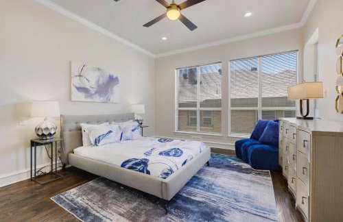 Luxury Oak Lawn Home | Game Room, Parking, Balcony - Foto 10