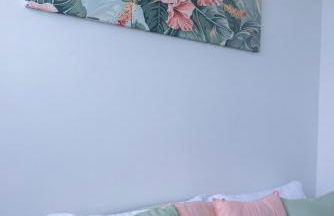 Two Story Penthouse, 2 Bedrooms with 2 and a half bathrooms, 2 Balconies, Skyline View, Pool - Foto 8