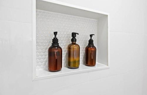 Charming 2nd-Floor Flat 3BR 2BA Free Parking - Foto 23