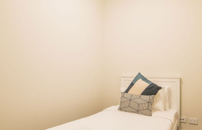 Luxury 2bed2bath APT @opaltower +view - Photo 7