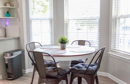 Sojourn Delightful Family Home Sleeps 6 - Foto 9